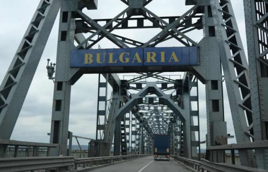 Recomandări pentru cetățenii români care tranzitează punctul de frontieră Ruse