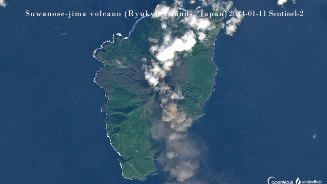 Alertă în Japonia: A erupt vulcanul Suwanose".
"Alertă în Japonia: Vulcanul Suwanose a erupt