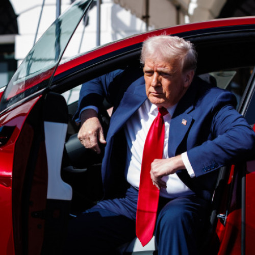 Donald Trump sprijină Tesla în ciuda protestelor împotriva companiei