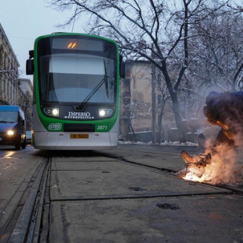 Nicușor Dan: Tramvaiul deraiat din cauza unei șine rupte și sudate