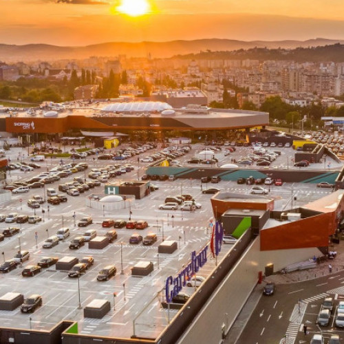 Inchis temporar cel mai mare mall din Targu Mures de gandaci