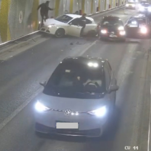 Patru răniți în urma accidentului din Pasajul Unirii