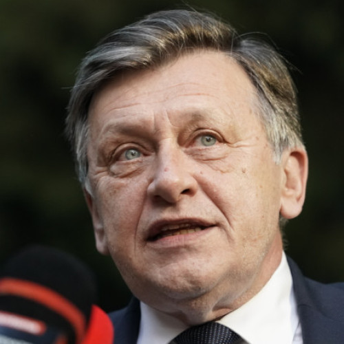 Crin Antonescu transmite un mesaj de mulțumire și încurajare după primul tur al alegerilor prezidențiale