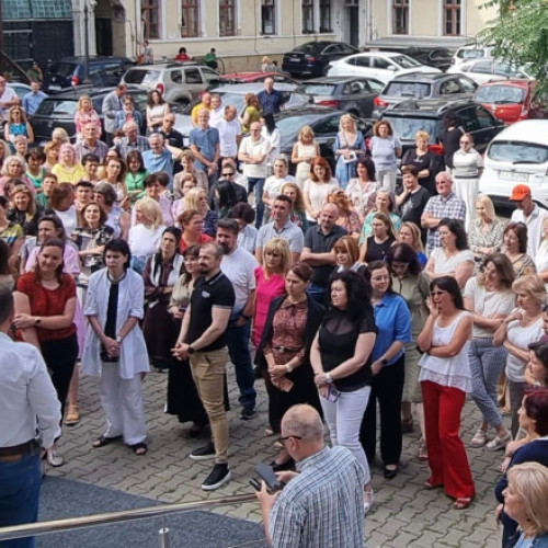Video Protest spontan al salariaților ANAF din Cluj, nemulțumiți de tăierea sporurilor