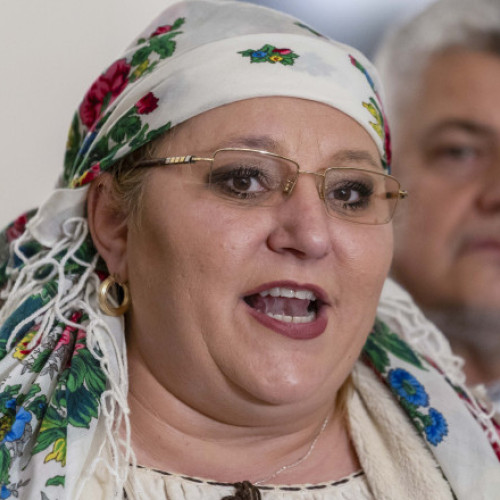 Diana Șoșoacă anunță excluderea din S.O.S. România a trei senatori și vrea desființarea grupului parlamentar