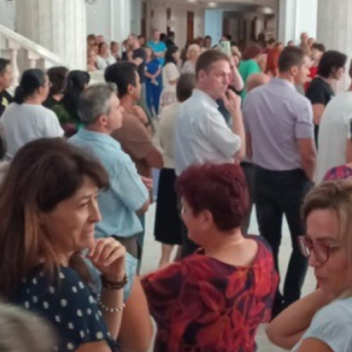 Video Protest la Ministerul Finanțelor. Angajații au oprit lucrul, nemulțumiți de tăierea sporurilor