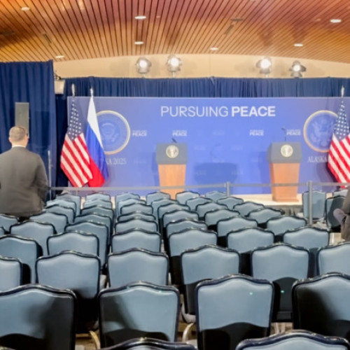 Explicația Kremlinului pentru faptul că Putin și Trump n-au răspuns întrebărilor presei după summitul din Alaska
