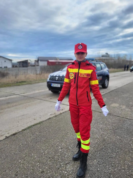 Sorina, voluntară ISU Dolj, intervine la Costinești pentru a salva o persoană în apă
