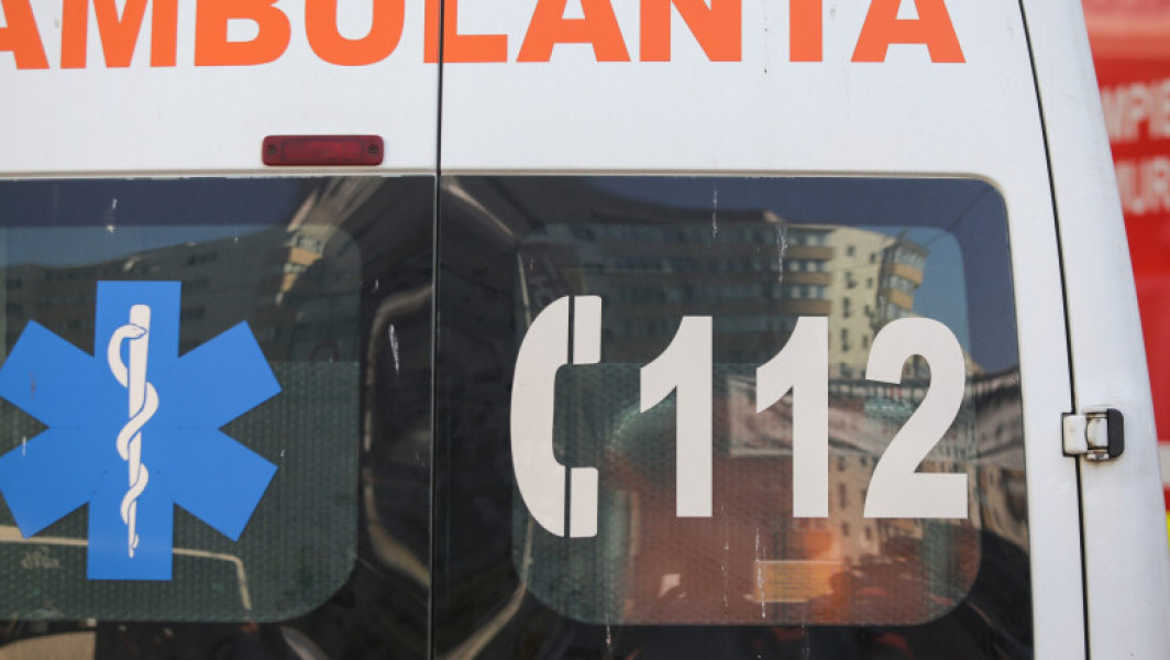 Un mort și șase răniți într-un accident cu ambulanță pe DN1 între Huedin și Șaula