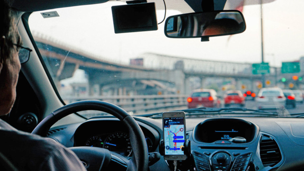 Fiscul descoperă o fraudă uriașă în transportul alternativ cu prejudicii de sute de milioane de lei