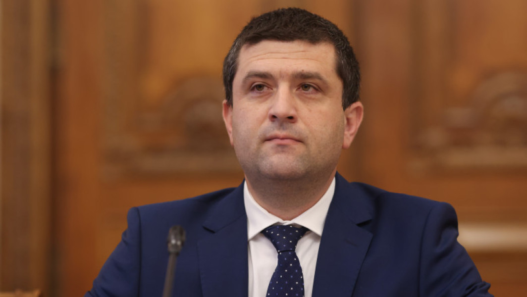Ministrul Economiei speră ca alegerile PSD să grăbească stabilitatea guvernului