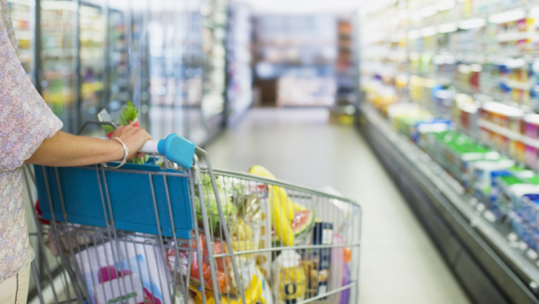 AUR propune limitarea produselor sub marcă proprie în marile magazine la 20%