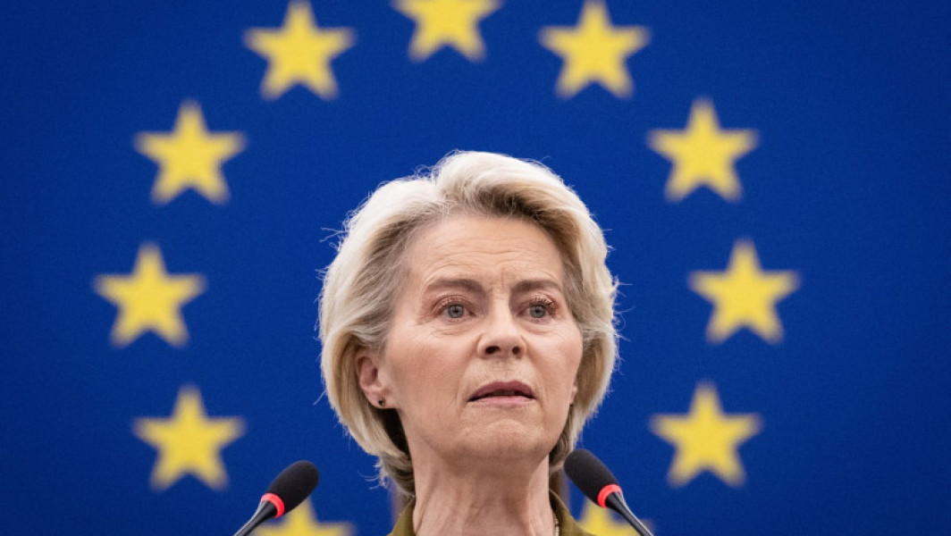Două moțiuni de cenzură vizează președinta Comisiei Europene Ursula von der Leyen