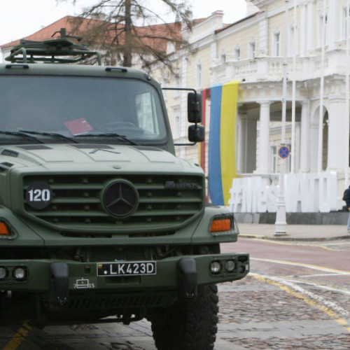 Germania livrează peste 1.000 de camioane militare Ucrainei pentru sprijin logistic