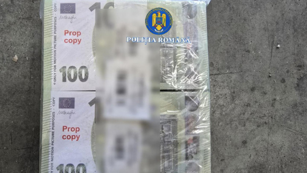 Bancnote contrafăcute cu inscripții de recuzită, descoperite în portul Constanța Sud
