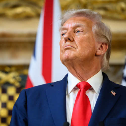 Putin laudă eforturile de pace ale lui Trump, iar fostul președinte mulțumește