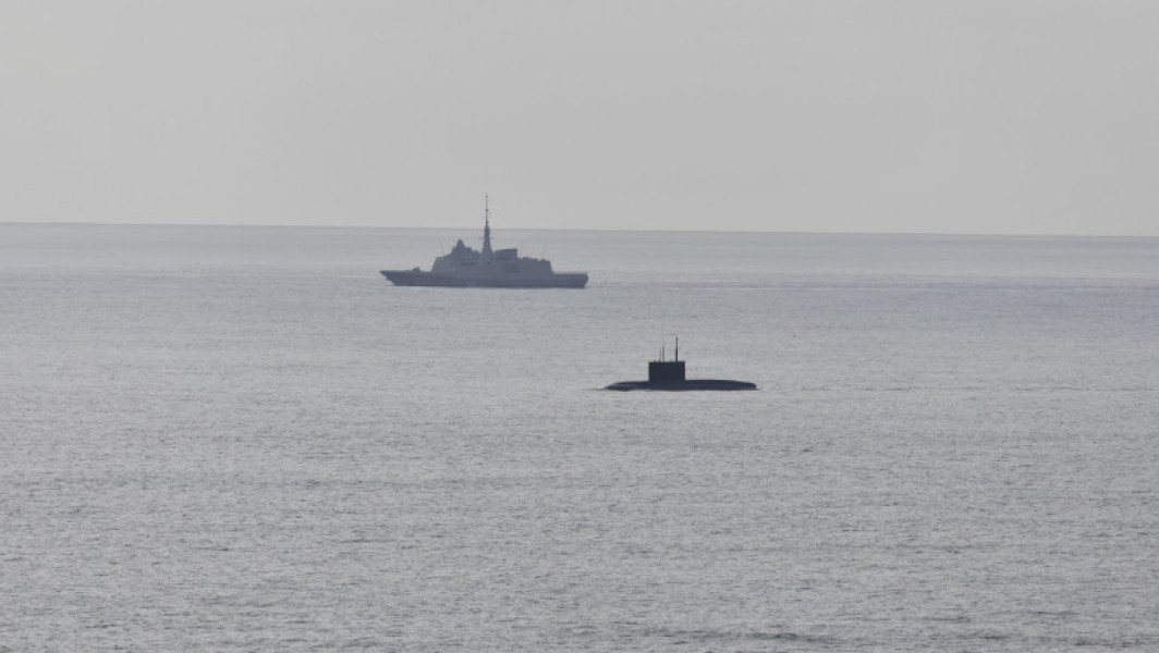 Fregată franceză a monitorizat un submarin rus în largul Bretaniei