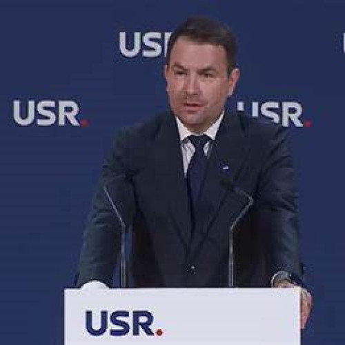 USR: Eșecul Schengen, salutat de PNL. Summit-ul PPE de la București s-a dovedit inutil pentru România. Declarațiile liderilor PNL, pozele lui Ciucă și aplauzele lui Iohannis, ne arată că PNL este sluga lui Ciolacu. Politicienii mici, Iohannis, Ciucă, Predoiu și Bode, au demonstrat că nu sunt capabili să aducă aderarea României la Schengen. Președintele USR denunță lipsa de rezultate și mondenitatea summit-ului PPE.