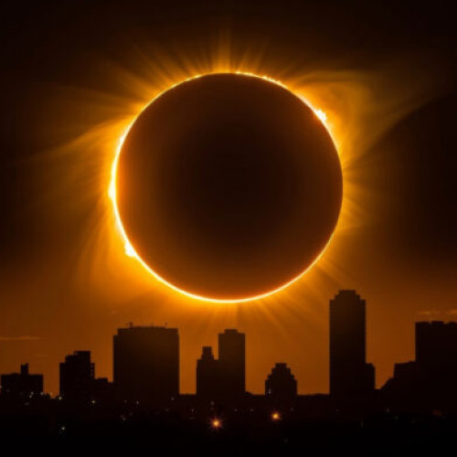 Eclipsa totală de Soare vizibilă din Texas, cu zeci de milioane de oameni pregătiți să vadă momentul. Statul se pregătește intens pentru întâlnirea dintre Soare și Luna, iar NASA va efectua studii asupra atmosferei în aceste momente.