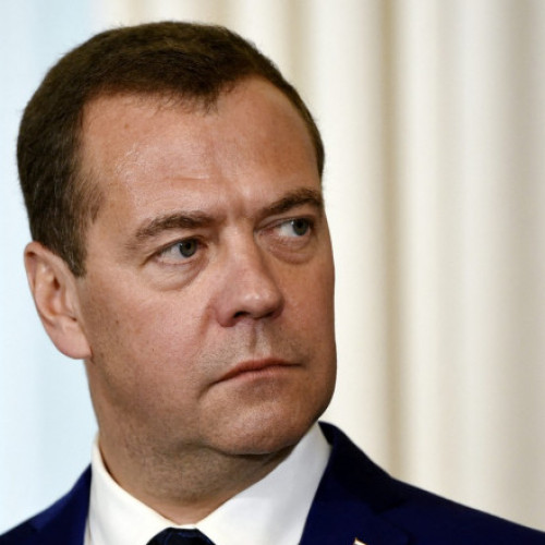 Medvedev îl amenință pe Zelenski: „Ar trebui lichidat după capitularea Kievului. E o țintă militară legitimă pentru noi”